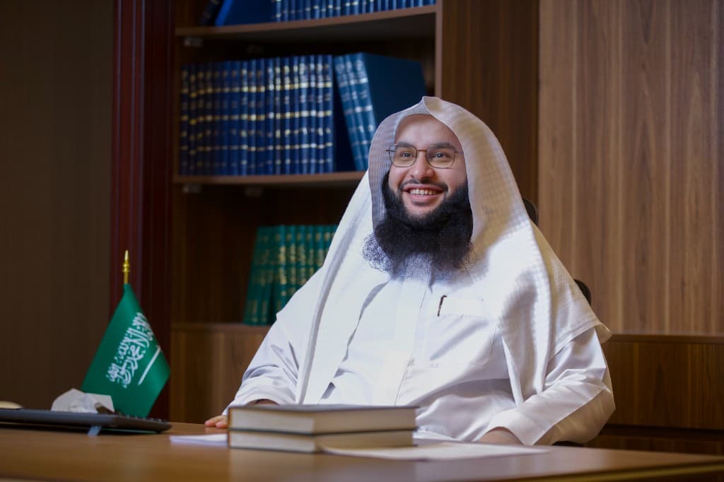 أنس بن عبد العليم الحصيّن — المؤسس