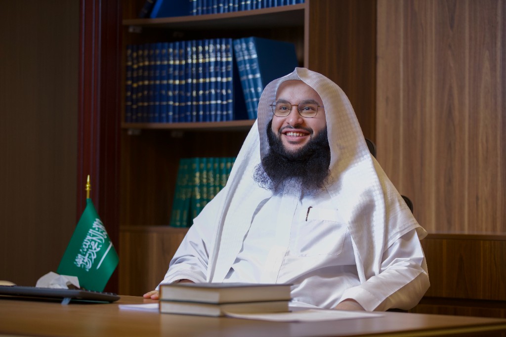 أنس بن عبد العليم الحصيّن — المؤسس